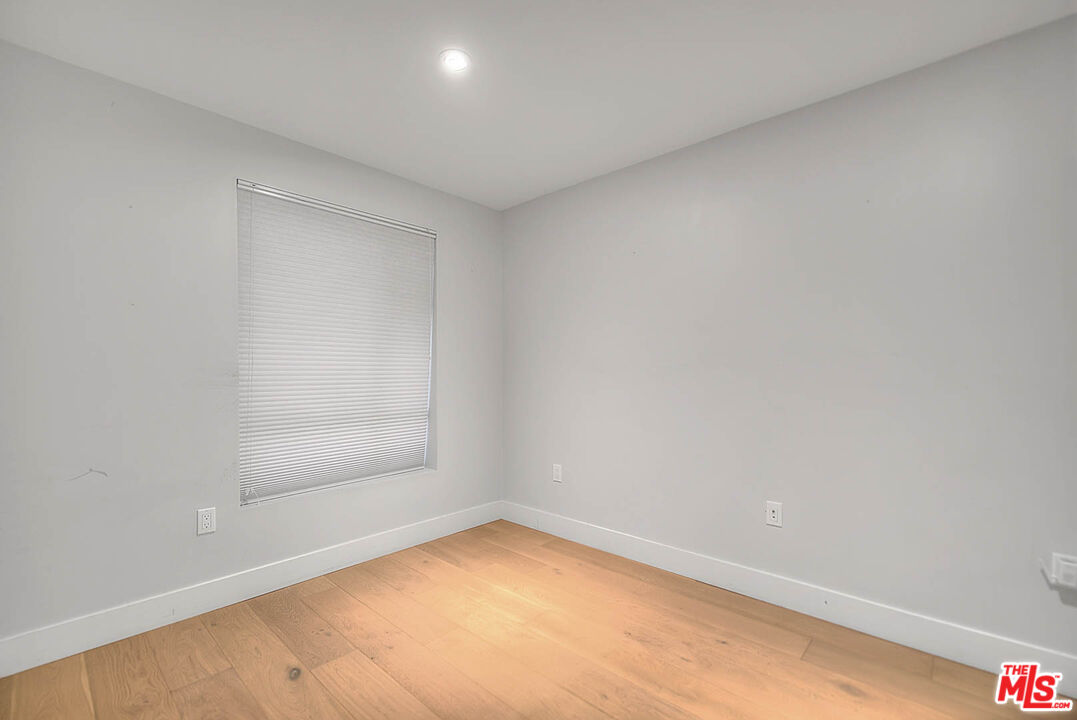 5014 Rosewood Avenue, Unit 1/2 Los Angeles, CA 90004 - Photo 29 of 45 a view of an empty room