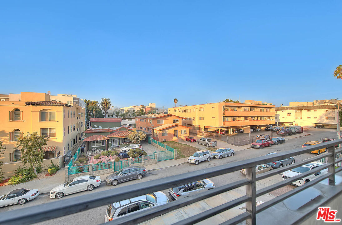 5014 Rosewood Avenue, Unit 1/2 Los Angeles, CA 90004 - Photo 5 of 45 a view of a city with tall buildings
