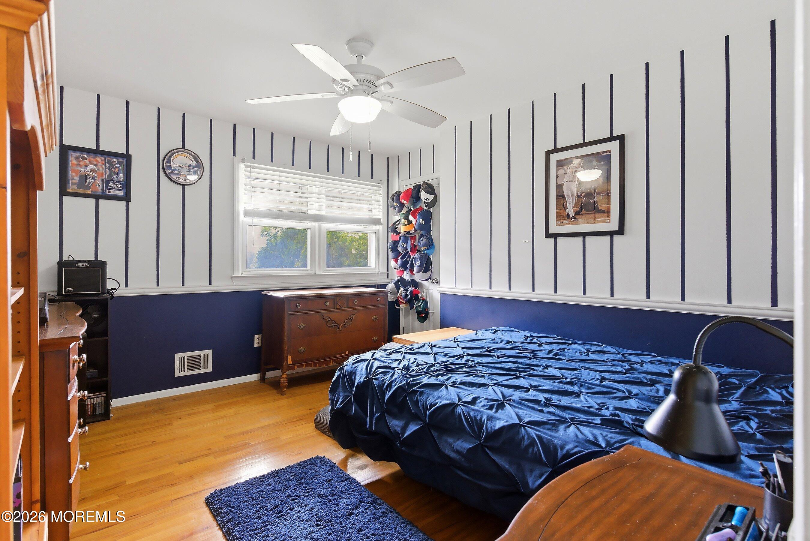 822 York Road Brick, NJ 08724 - Photo 20 of 37 a bedroom with a large bed and a window