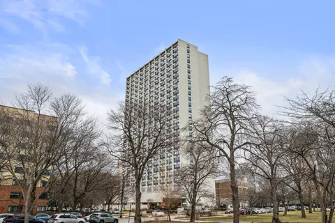 $215,000 | 5100 North Marine Drive, Unit 9H, Chicago, IL 60640