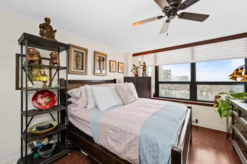 $215,000 | 5100 North Marine Drive, Unit 9H, Chicago, IL 60640