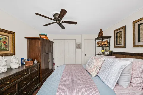 $215,000 | 5100 North Marine Drive, Unit 9H, Chicago, IL 60640