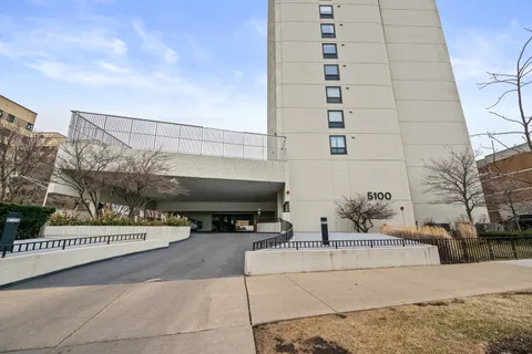 $215,000 | 5100 North Marine Drive, Unit 9H, Chicago, IL 60640