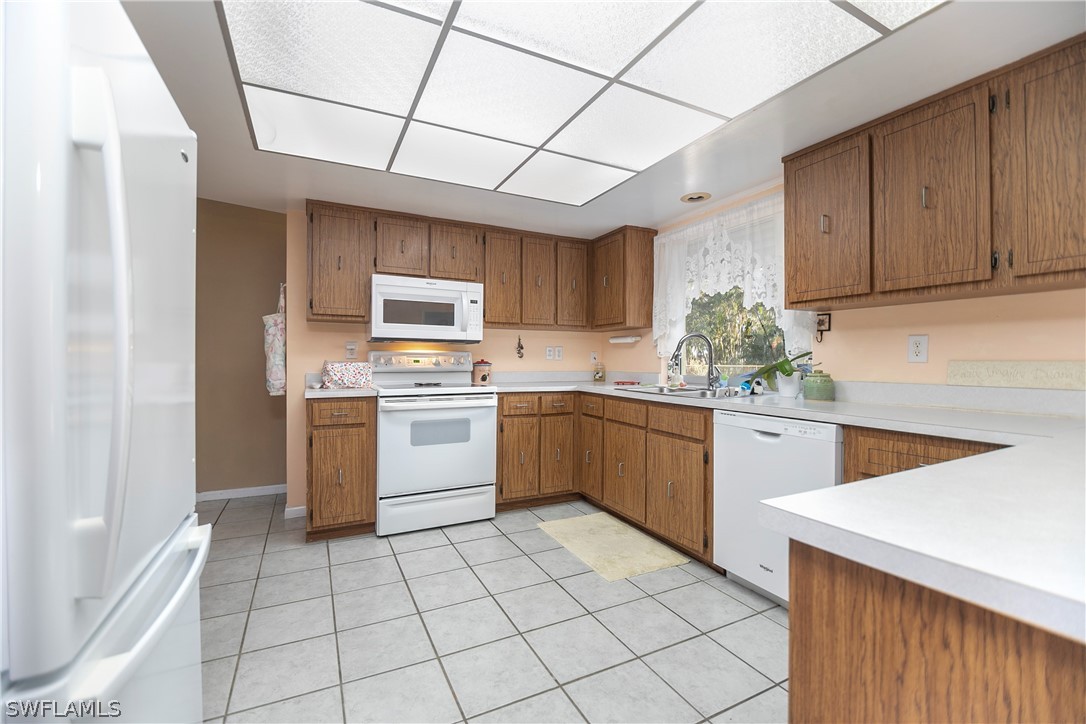 3564 Knollwood Road Fort Myers, FL 33919 - Photo 11 of 29 Gallery Image 11