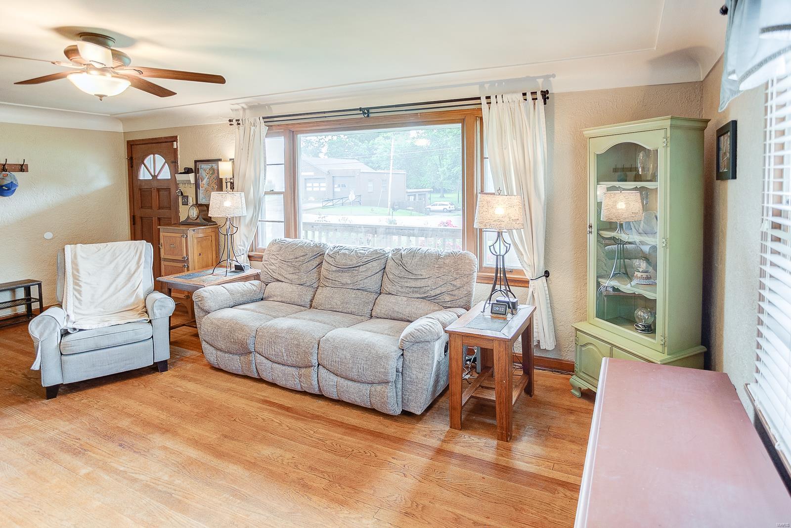 417 St Clair Road Fairview Heights, IL 62208 - Photo 2 of 41