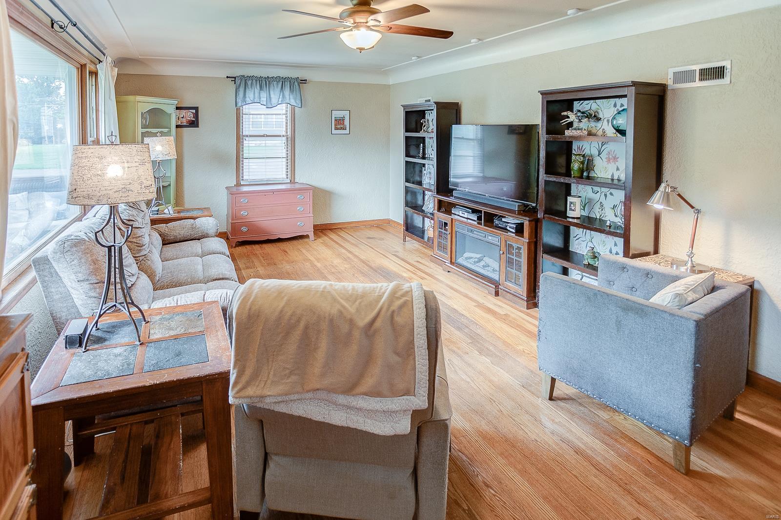 417 St Clair Road Fairview Heights, IL 62208 - Photo 4 of 41