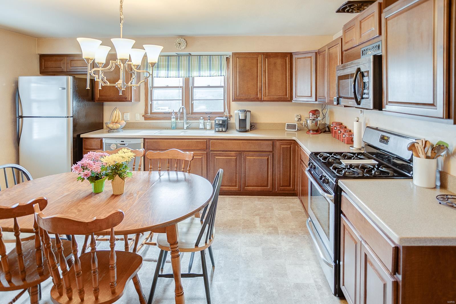 417 St Clair Road Fairview Heights, IL 62208 - Photo 8 of 41