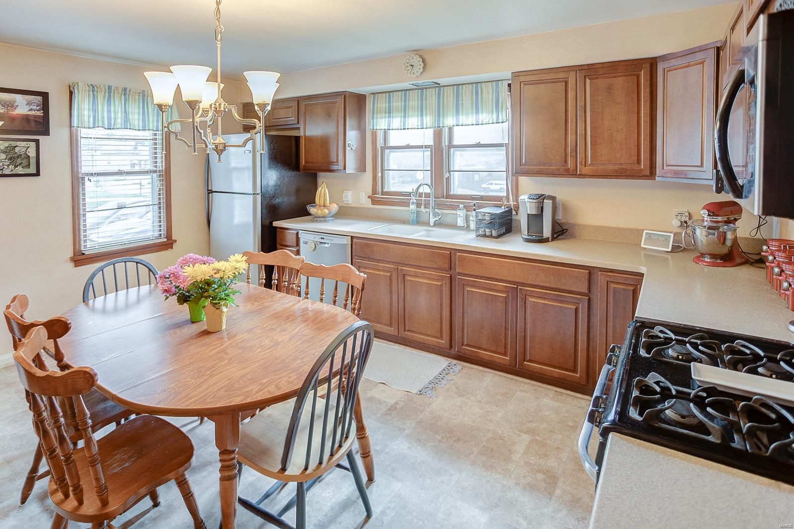 417 St Clair Road Fairview Heights, IL 62208 - Photo 9 of 41