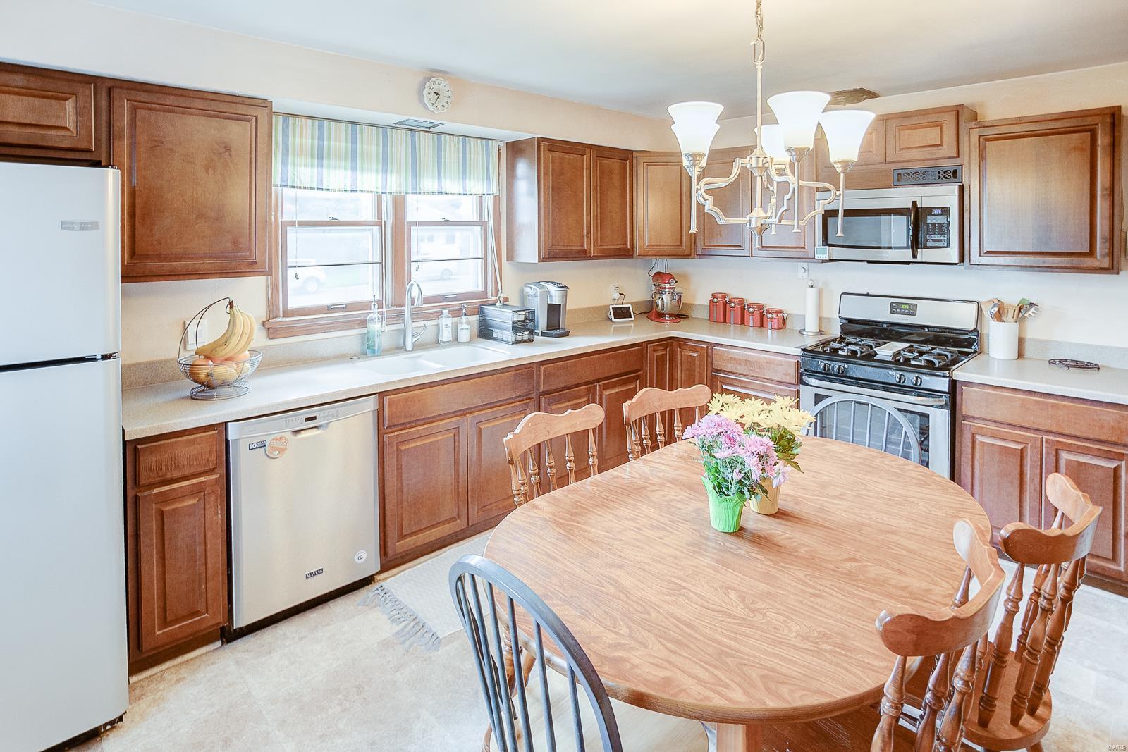 417 St Clair Road Fairview Heights, IL 62208 - Photo 10 of 41