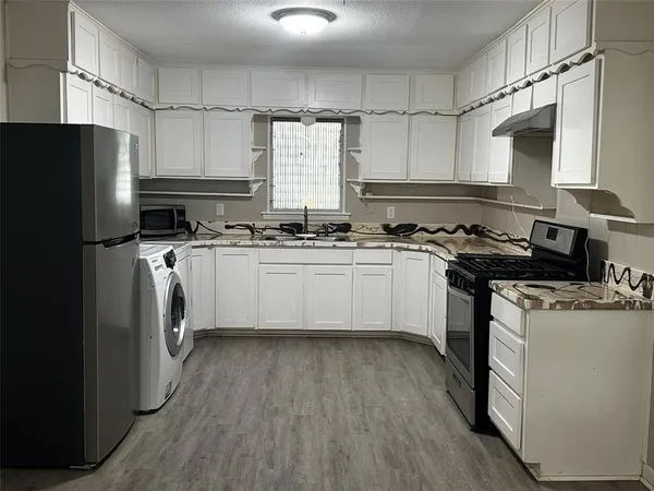 $213,300 | 400 East Liberty Street, Pilot Point, TX 76258