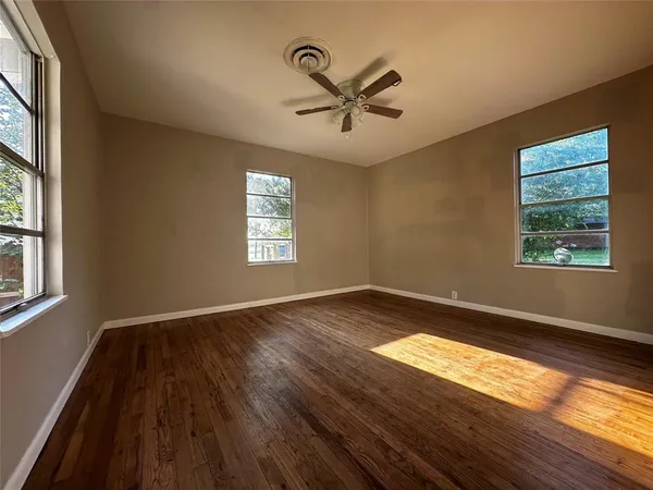 $213,300 | 400 East Liberty Street, Pilot Point, TX 76258