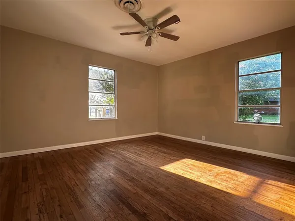 $213,300 | 400 East Liberty Street, Pilot Point, TX 76258