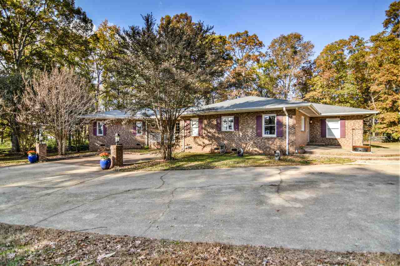 341 South Hammett Road Duncan, SC 29651 - Photo 1 of 36 Gallery Image 1