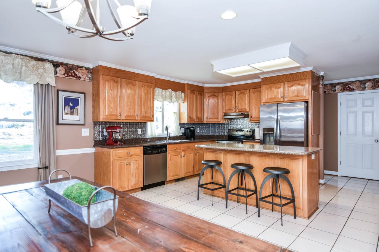 341 South Hammett Road Duncan, SC 29651 - Photo 3 of 36 Gallery Image 3