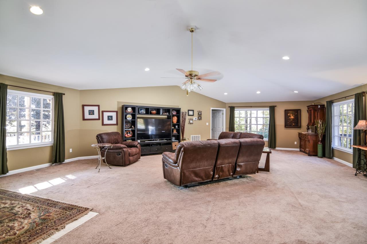 341 South Hammett Road Duncan, SC 29651 - Photo 6 of 36 Gallery Image 6