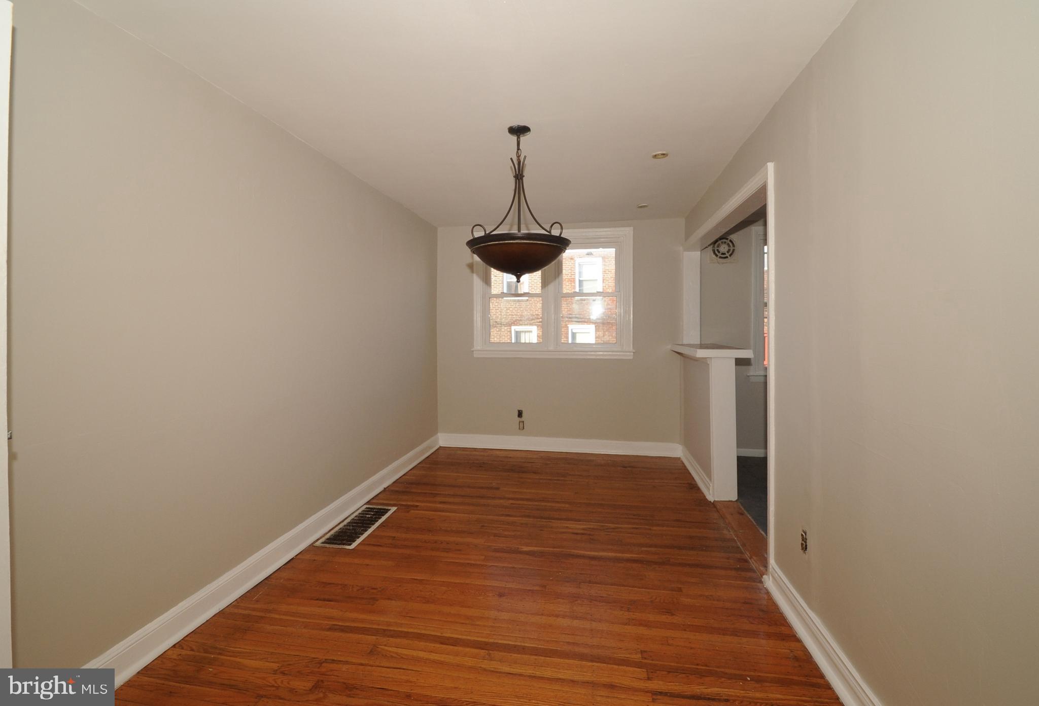 1314 Pennington Road Philadelphia, PA 19151 - Photo 4 of 14 Dinning Room