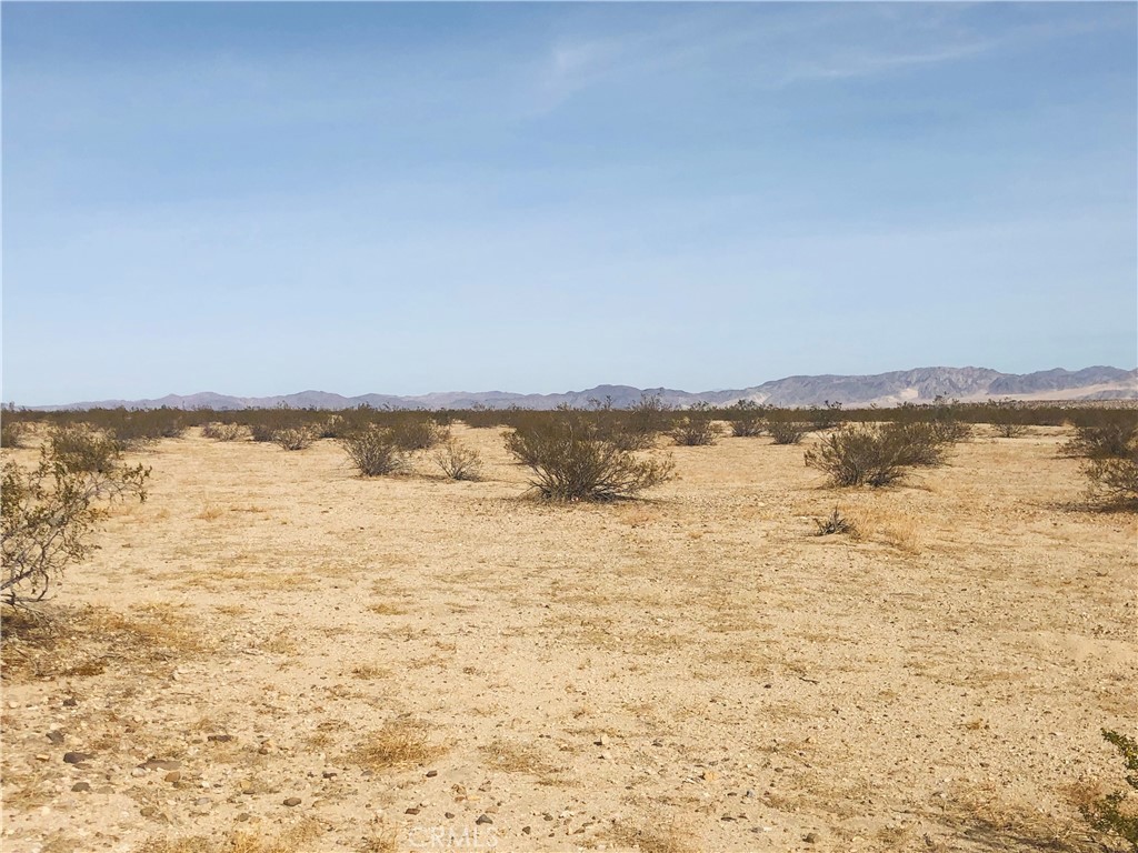 2 Fascination Avenue Joshua Tree, CA 92252 - Photo 6 of 8 a view of an ocean