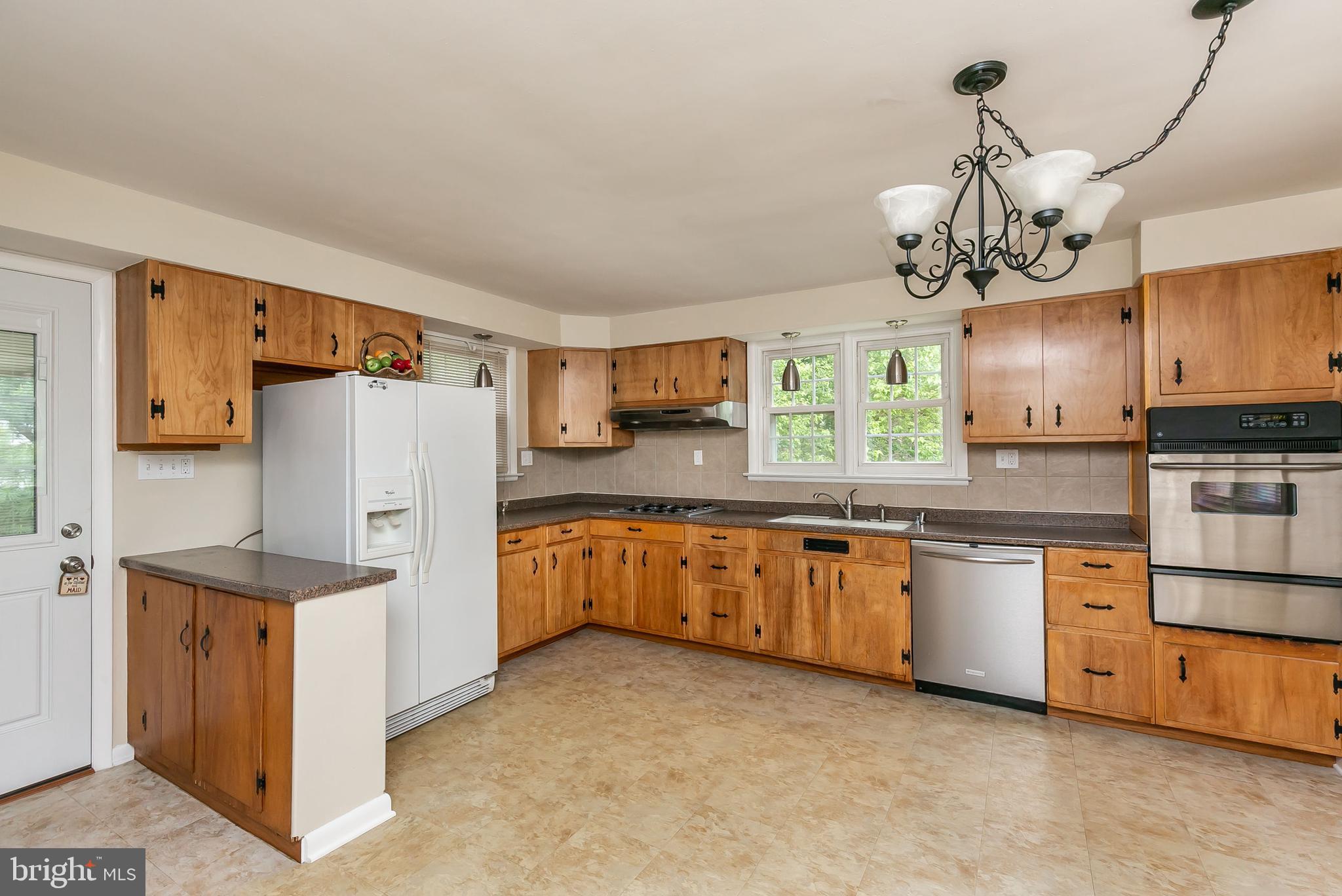 2610 Rader Avenue Baltimore, MD 21234 - Photo 11 of 48 Gallery Image 11
