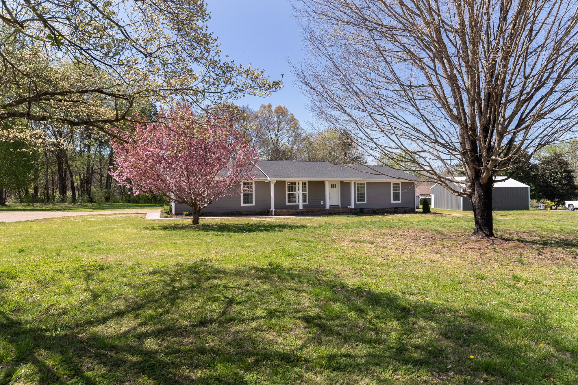 2665 Clanton Road Lawrenceburg, TN 38464 - Photo 2 of 34