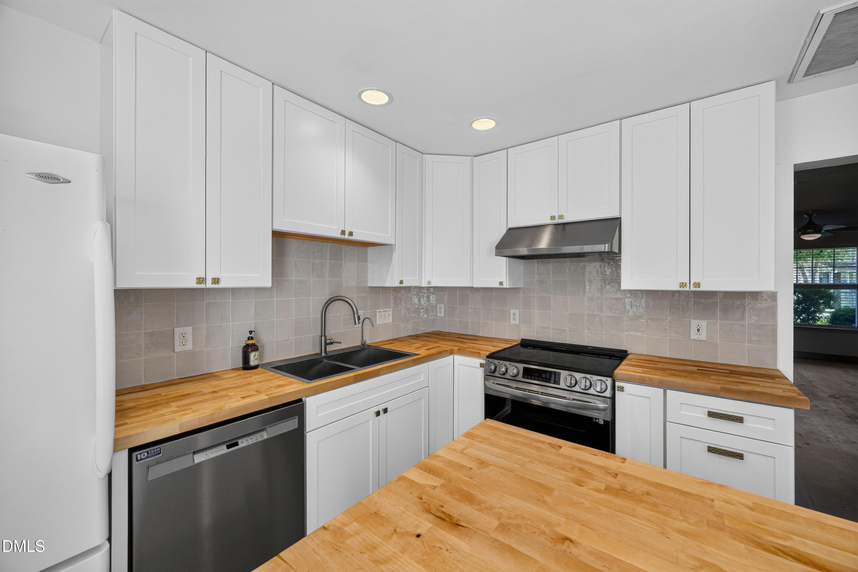 3645 Bison Hill Lane Raleigh, NC 27604 - Photo 17 of 46 DSC_4095