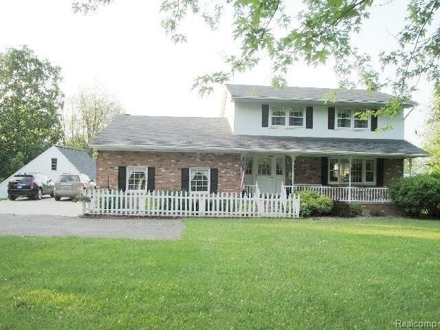 6429 Hough Road Almont, MI 48003 - Photo 1 of 18 #1 Exterior.jpg