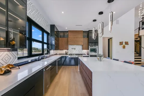 $1,549,000 | 1806 Lauren Drive, Spicewood, TX 78669