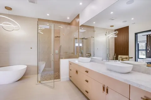 $1,549,000 | 1806 Lauren Drive, Spicewood, TX 78669