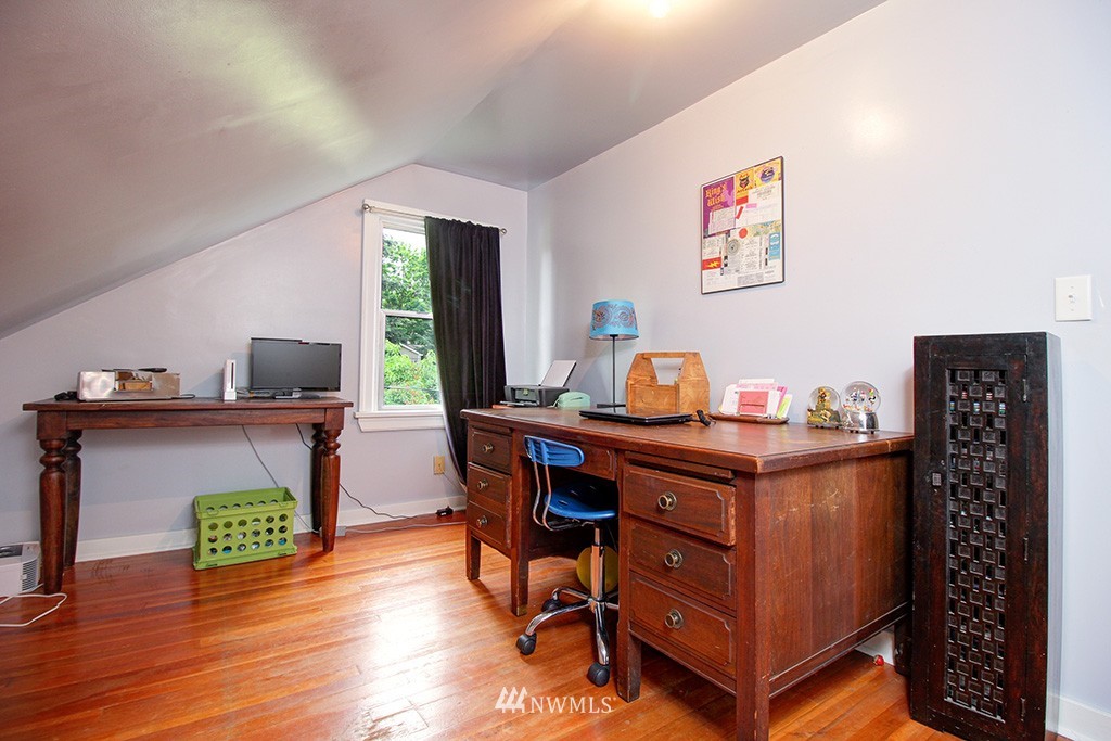 438 Southwest 4th Place Renton, WA 98057 - Photo 19 of 25