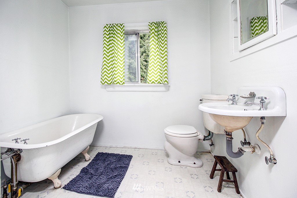 438 Southwest 4th Place Renton, WA 98057 - Photo 21 of 25