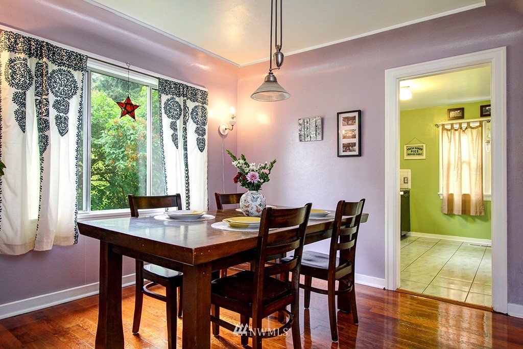 438 Southwest 4th Place Renton, WA 98057 - Photo 8 of 25