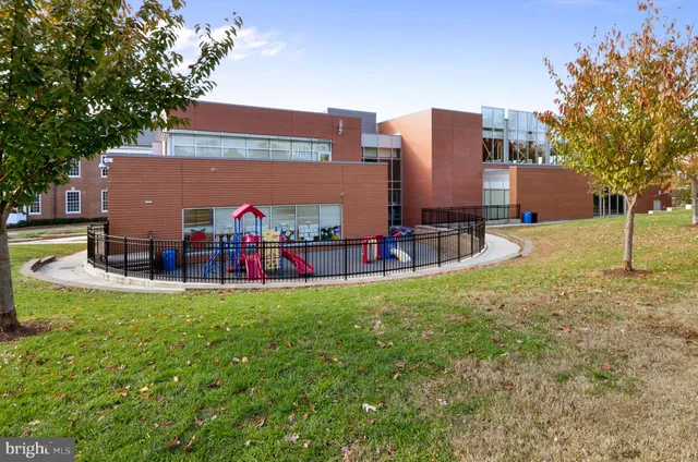 $215,000 | 3900 Tunlaw Road Northwest, Unit 518, Washington, DC 20007