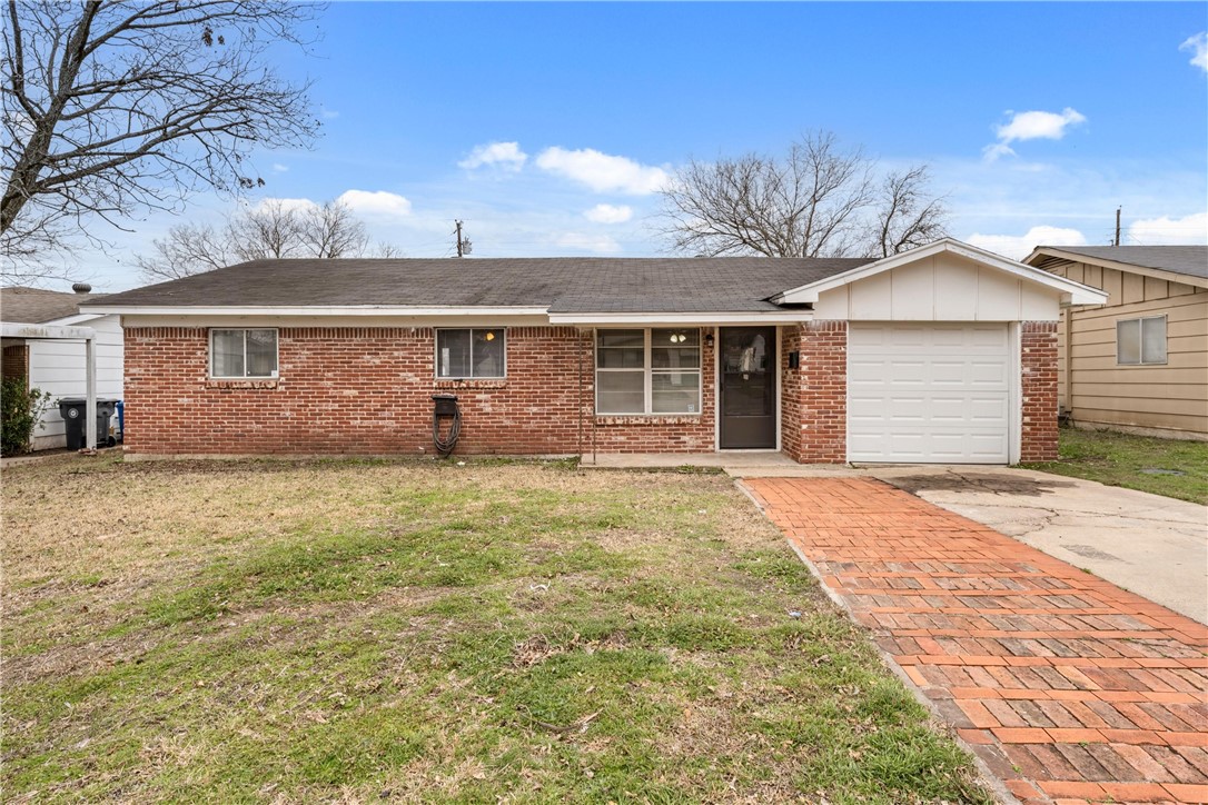 3234 Ferndale Drive Waco, TX 76706 - Photo 17 of 17 a front view of house with yard