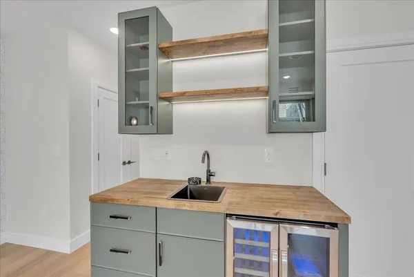 $849,000 | 206 Clendenny Avenue, Unit 1, Jersey City, NJ 07304