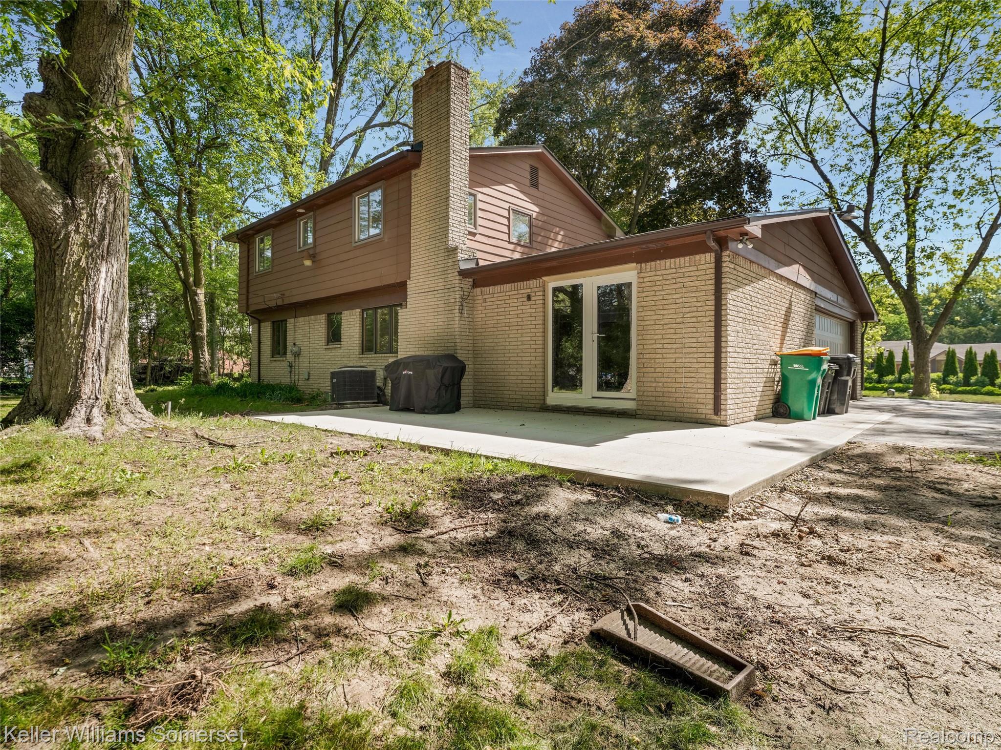 29523 Ravenscroft Farmington, MI 48331 - Photo 25 of 33 25-29523 Ravenscroft 0024.jpg