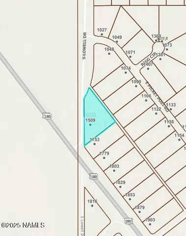 a close up of a wall with a white wall