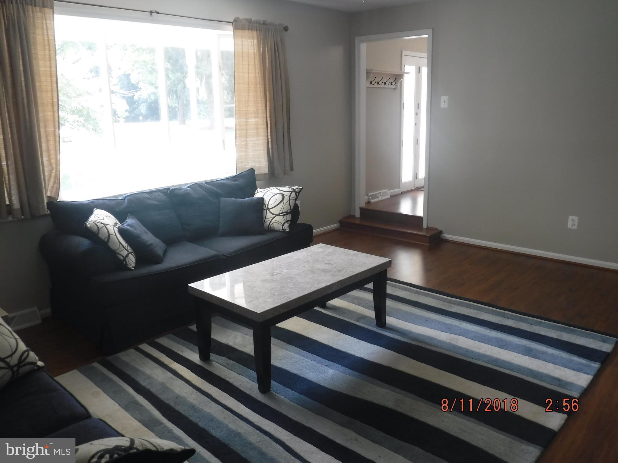 3521 Patuxent Road Huntingtown, MD 20639 - Photo 12 of 28 Living Room
