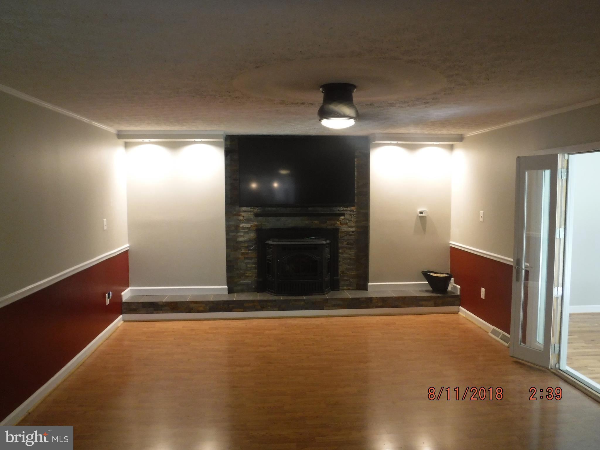 3521 Patuxent Road Huntingtown, MD 20639 - Photo 13 of 28 Family Room