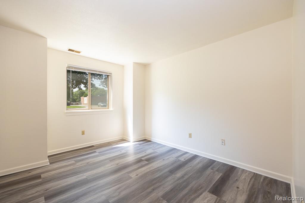 35330 Van Born Road, Unit 101 Wayne, MI 48184 - Photo 17 of 20
