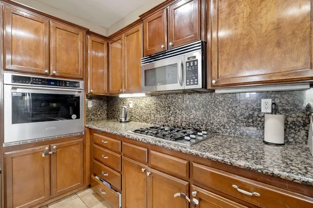 $570,000 | 432 Meadow Creek Drive, Patterson, CA 95363