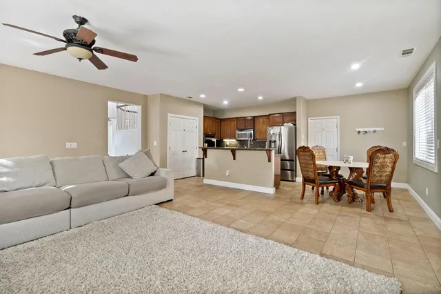 $570,000 | 432 Meadow Creek Drive, Patterson, CA 95363