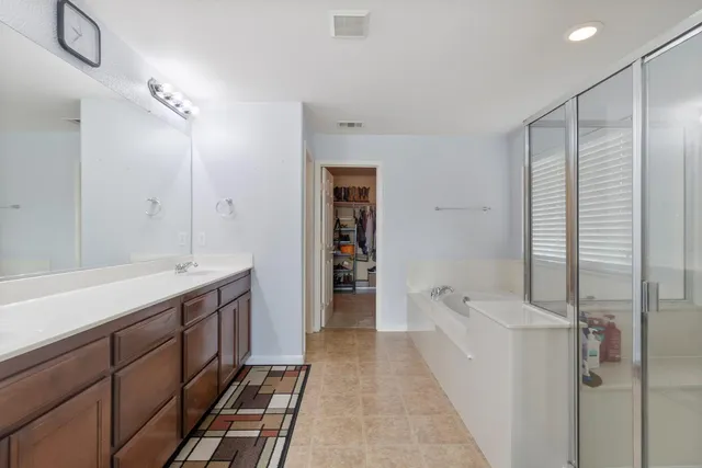 $570,000 | 432 Meadow Creek Drive, Patterson, CA 95363