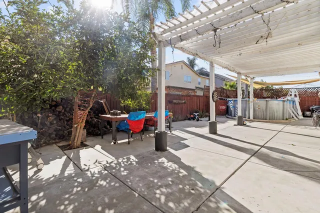 $570,000 | 432 Meadow Creek Drive, Patterson, CA 95363