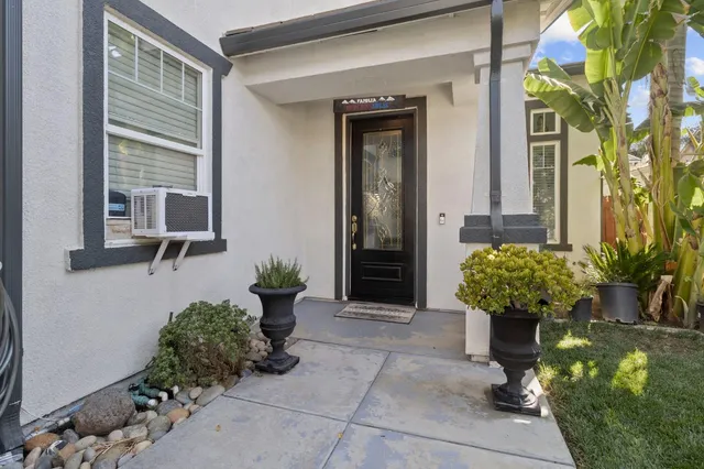 $570,000 | 432 Meadow Creek Drive, Patterson, CA 95363