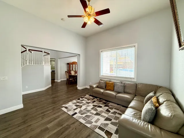 $570,000 | 432 Meadow Creek Drive, Patterson, CA 95363