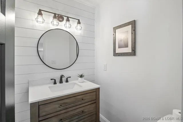 $589,000 | 1125 Anemone Road, Four Seasons, MO 65049