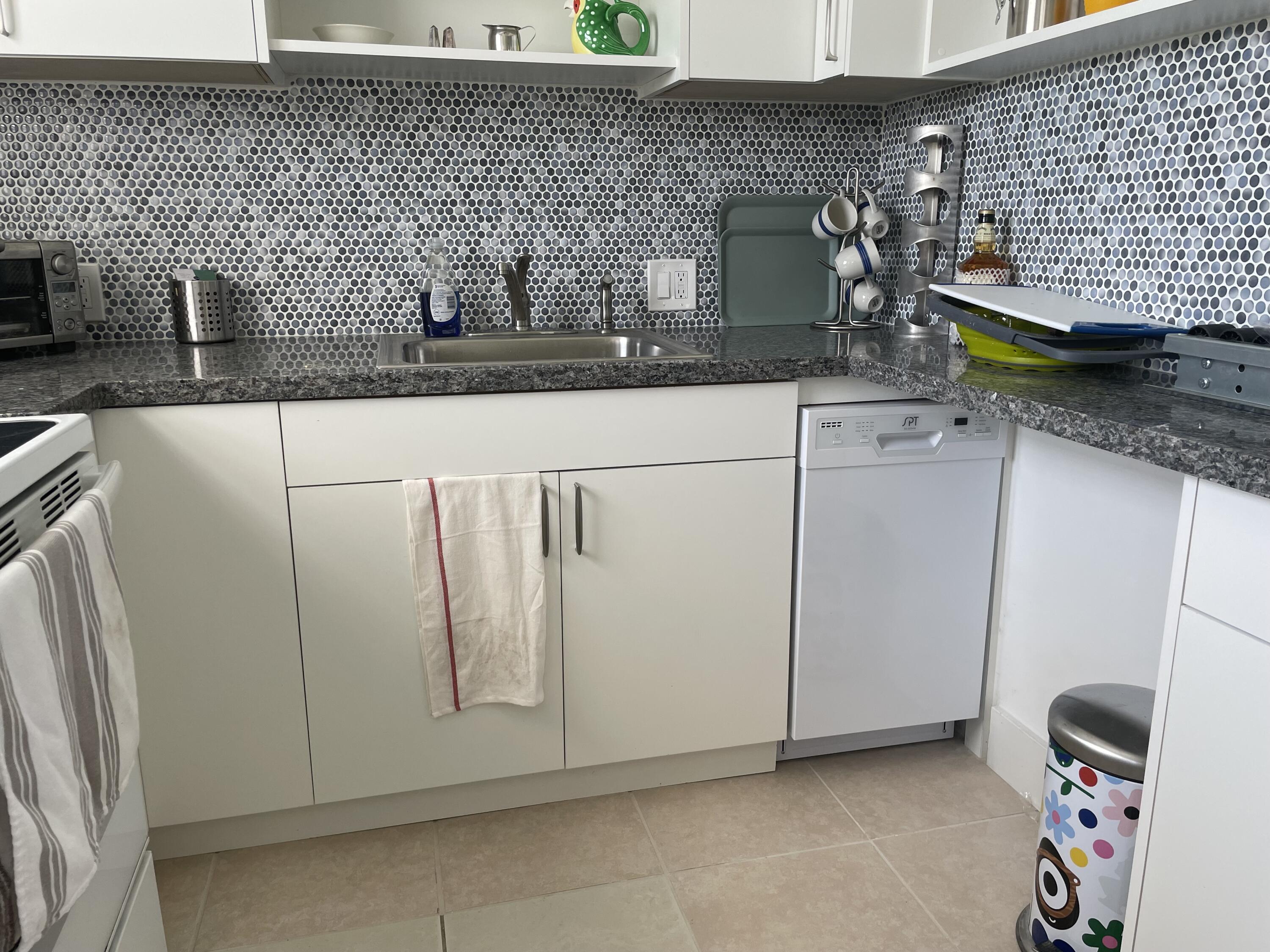 84 Preston F, Unit 84B Boca Raton, FL 33434 - Photo 3 of 20 IMG_1005