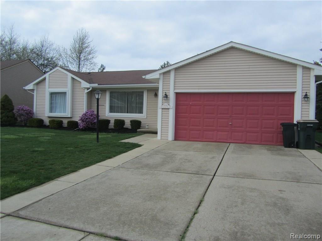45182 Prestbury Road Canton, MI 48187 - Photo 1 of 31 IMG_1899.JPG
