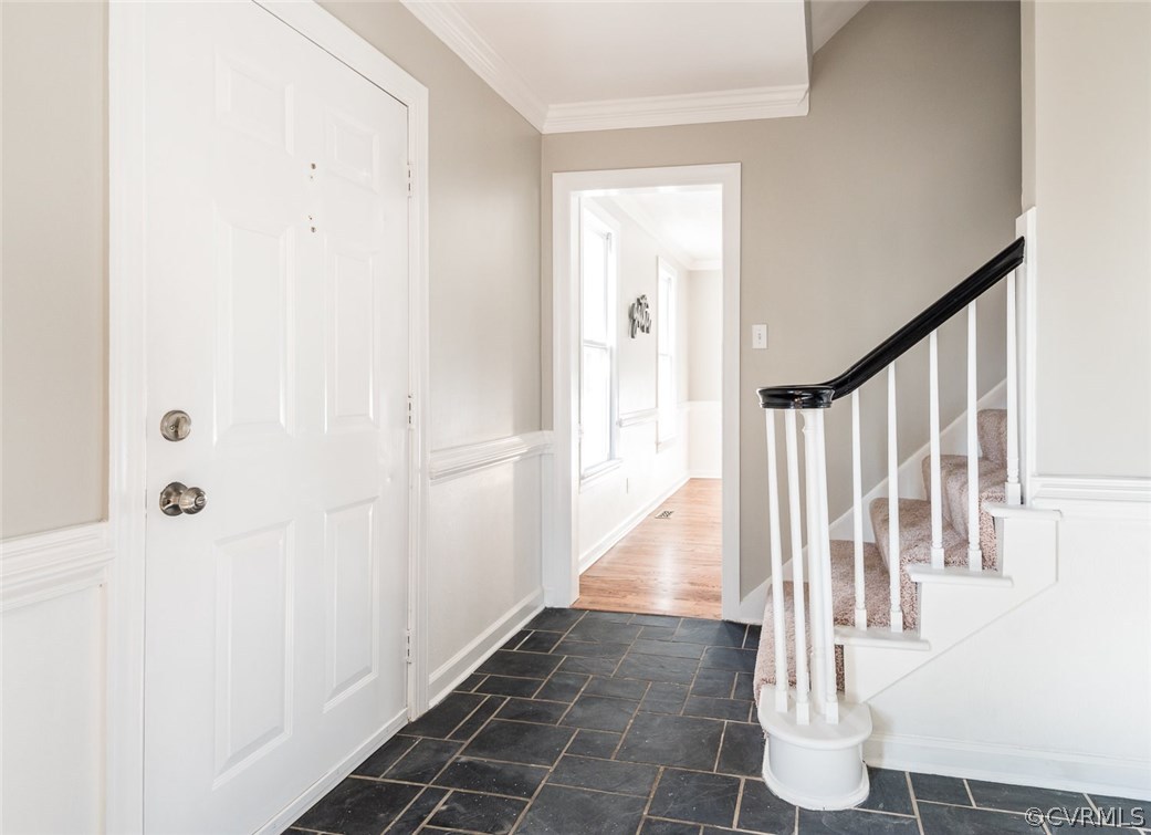 13130 Queensgate Road Midlothian, VA 23114 - Photo 6 of 42 a view of entryway