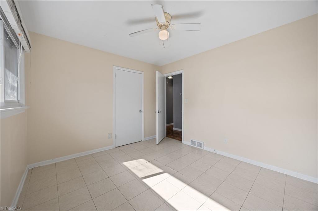 613 Woodridge Lane High Point, NC 27262 - Photo 11 of 19