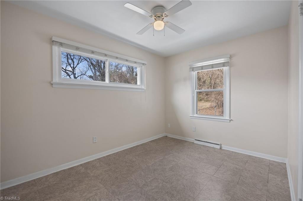 613 Woodridge Lane High Point, NC 27262 - Photo 14 of 19